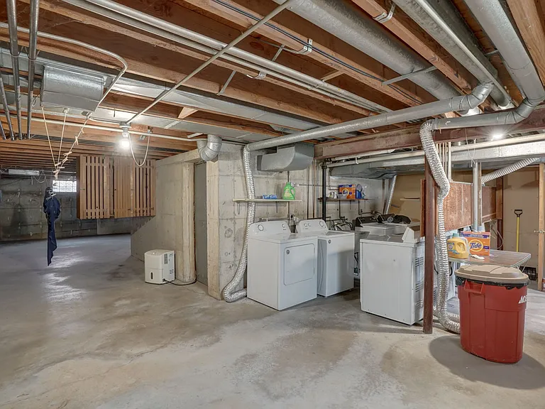 410 Berwyn Dr #2 — Photo 17