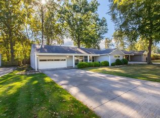 6401 Springwood Rd, Parma Heights, OH 44130