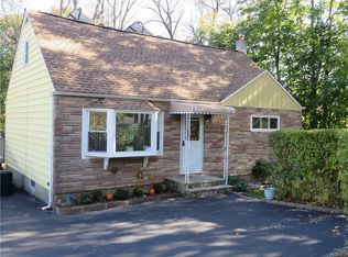 3372 Wildwood St, Yorktown Heights, NY 10598