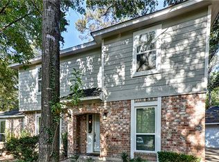 9 Flowertuft Ct, Spring, TX 77380