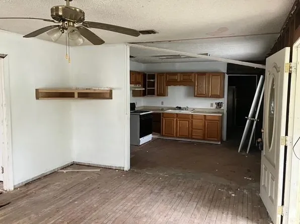 220 S Live Oak Ave, New Braunfels, TX 78130