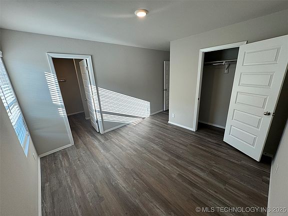4th image of 23 Rose Ave
