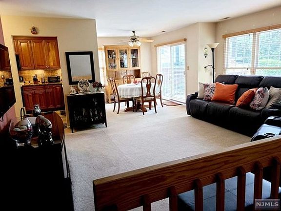 4th image of 1406 Westgate Dr #8221
