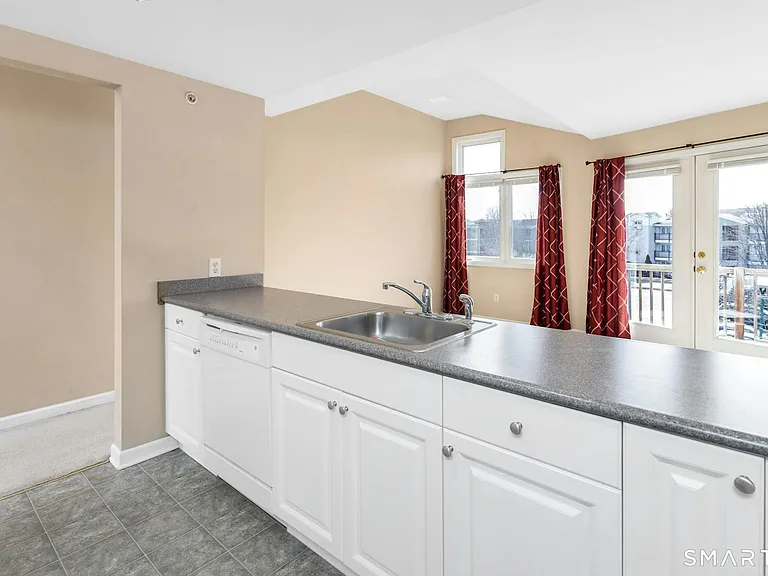 3250 Fairfield Ave #300 — Photo 10