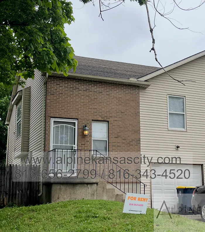 4 bed, 2.0 bath, 1200 sqft, $1,250 — Photo 1