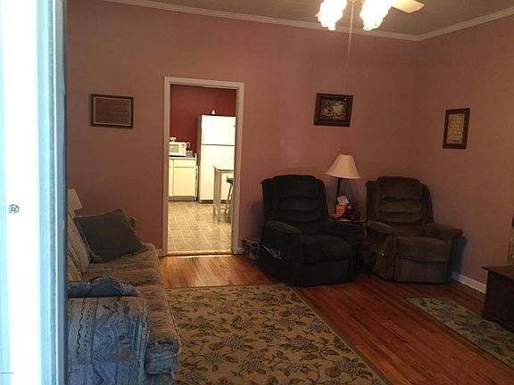 4th image of 1072 12th Ave