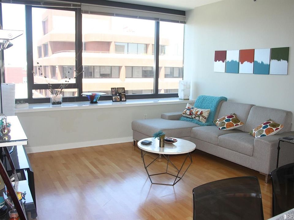 1st image of 260 King St Unit 709