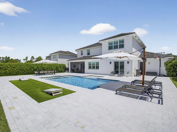 977 Hookline Circle, Loxahatchee, FL 33470