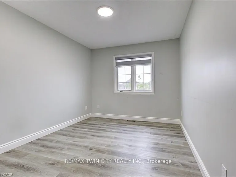 110 Commonwealth St — Photo 23