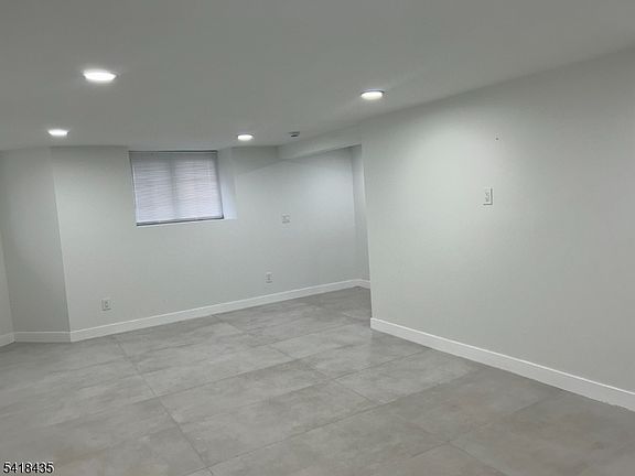 2nd image of 437 Bramhall Ave #1B