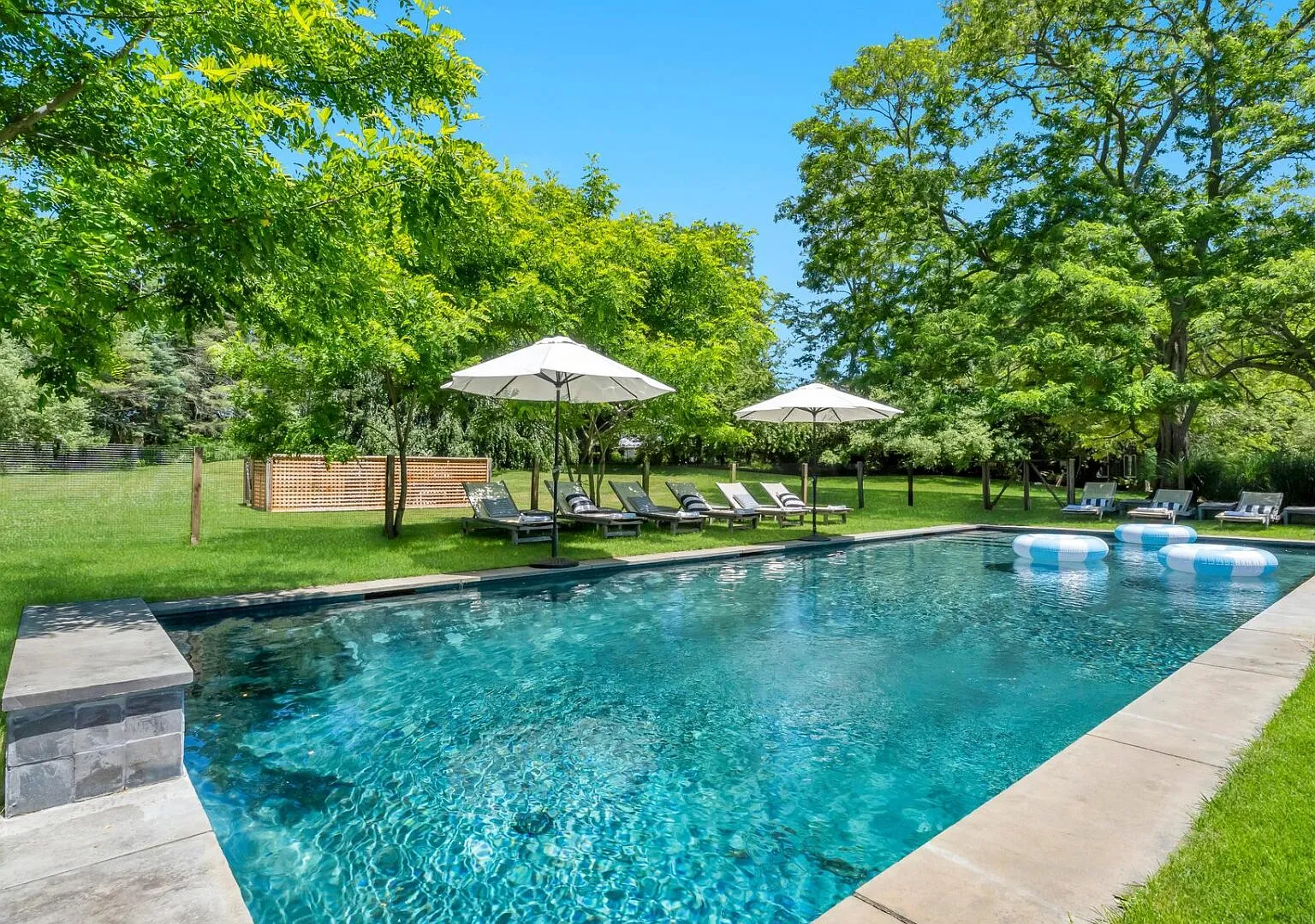 Stylish Hamptons Retreat with gorgeous pool on nearly four acres — Photo 1