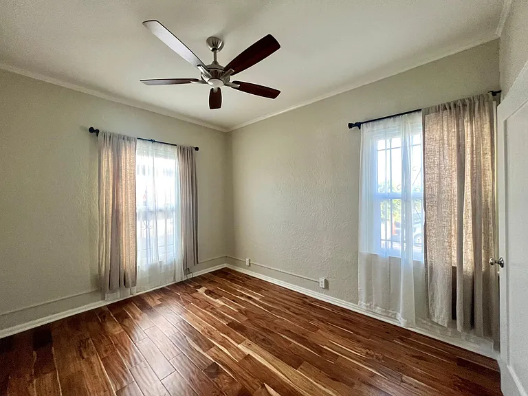 1426 N Edgemont St #10 — Photo 10
