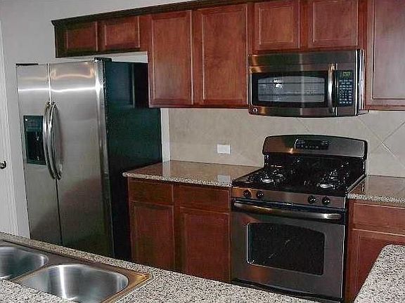 3rd image of 286 Verano Dr