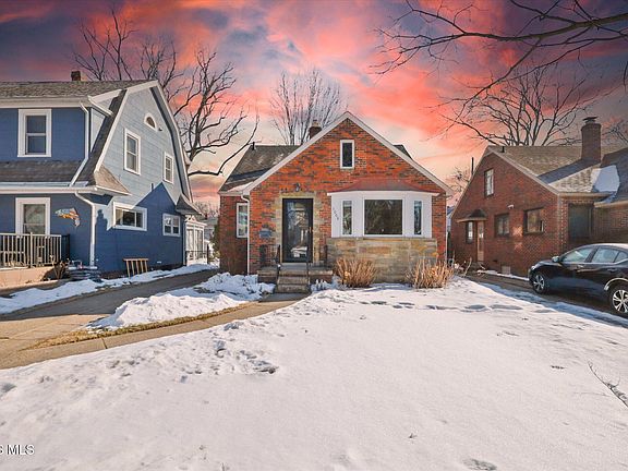 2nd image of 3008 Sherbrooke Rd