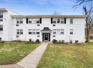 79 Avon Cir APT D, Pt Chester, NY 10573