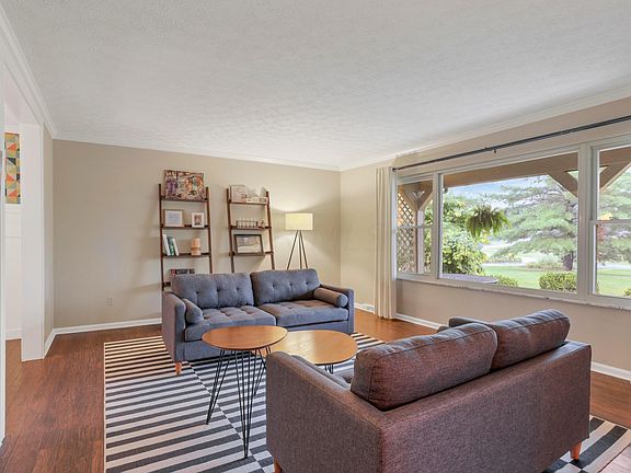 5th image of 12873 Fox Run Ct NW