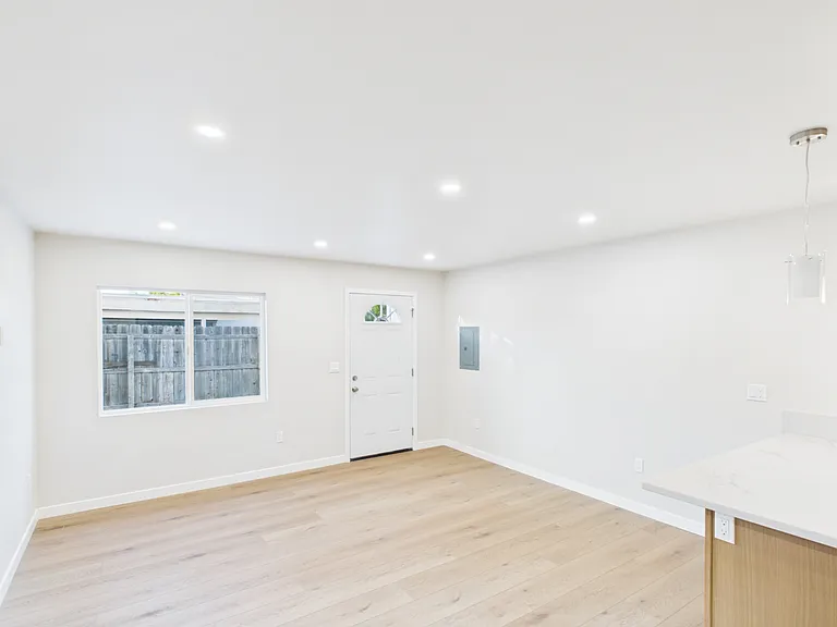 4630 Altadena Ave — Photo 7