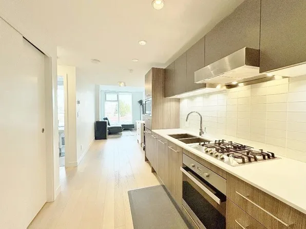 2220 Kingsway #522, Vancouver, BC V5N 0G4