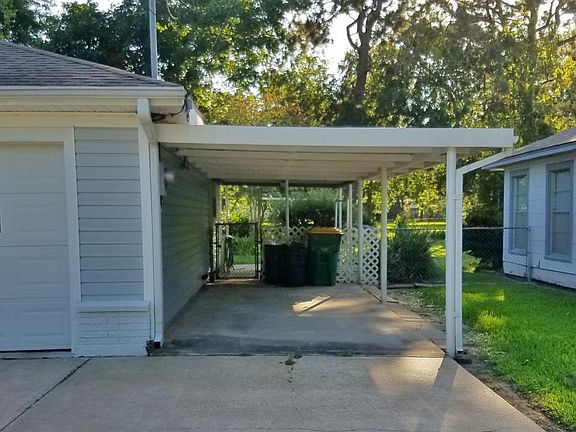 3rd image of 206 Pecan Dr