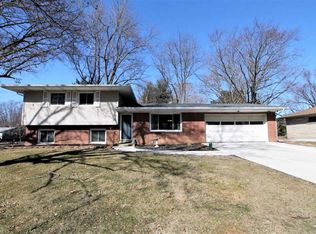1219 Meadowbrook Dr, Lafayette, IN 47905