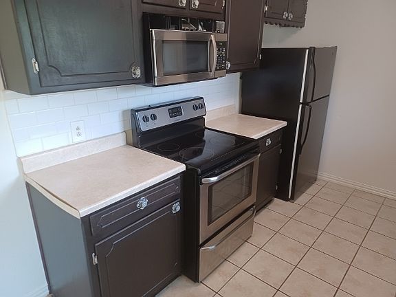 5th image of 4537 Parkwood Dr