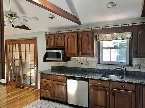 2nd image of 5 Alden Ave W
