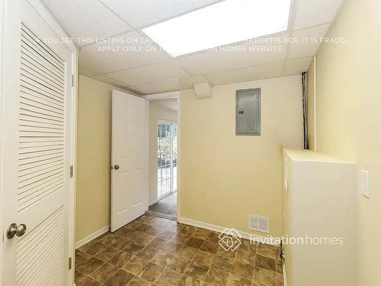 1359 Raymond Dr — Photo 15