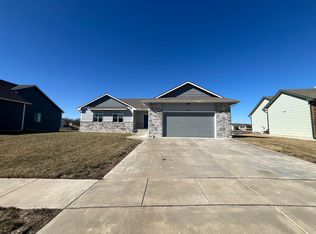 2113 S Cranbrook St, Wichita, KS 67207