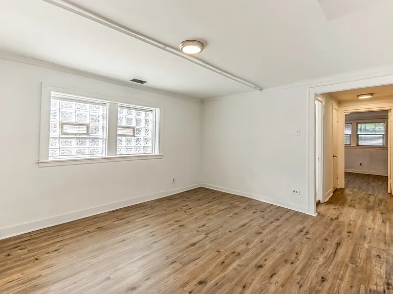 3501 N Albany Ave #GDN — Photo 4