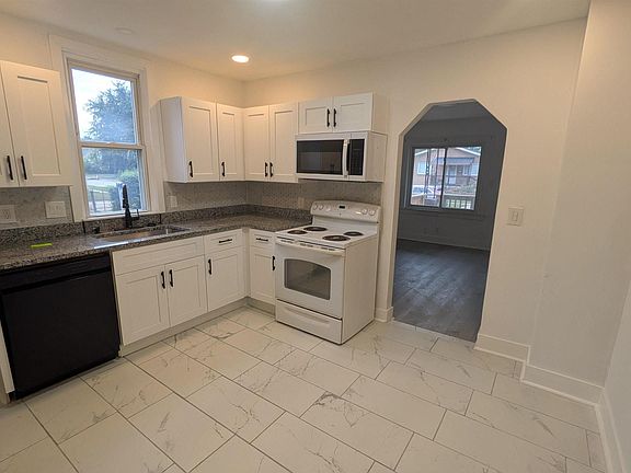 2nd image of 8708 Jewett Ave