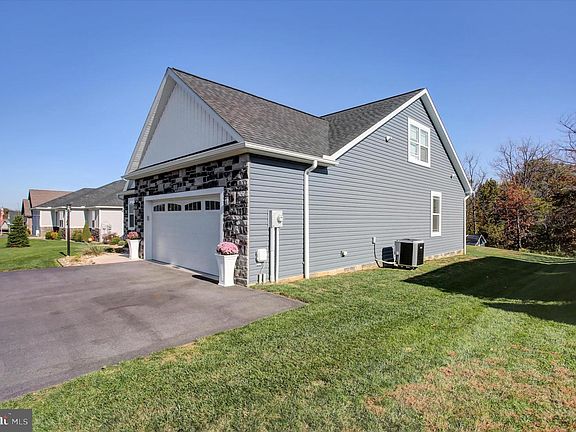 5th image of 281 Toms Ln