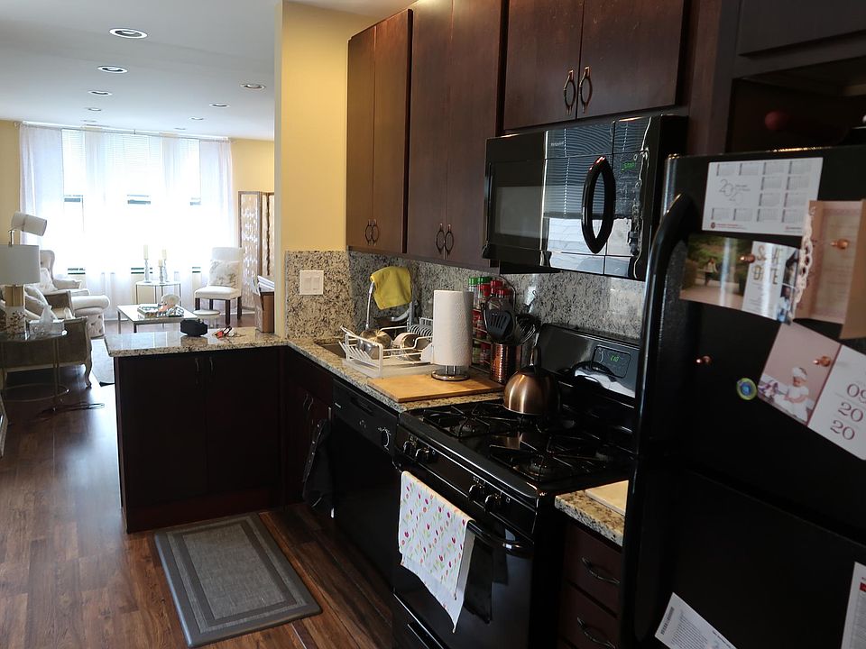 1st image of 1445 N Bosworth Ave APT 3F