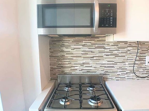 3rd image of 180 Parkside Ave #D3e