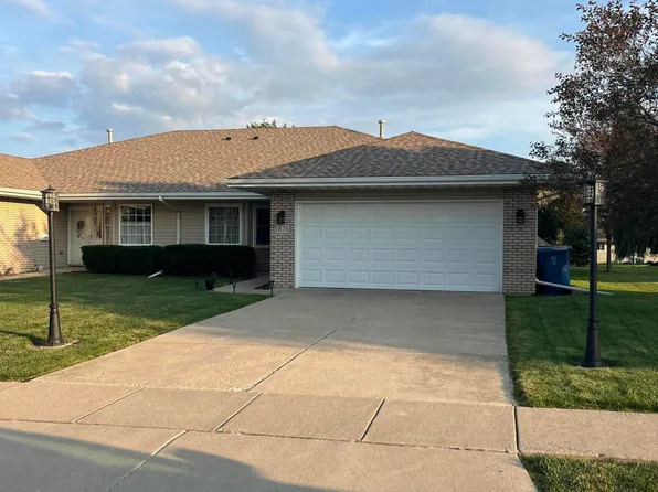 1676 Jonquil Dr, Lowell, IN 46356