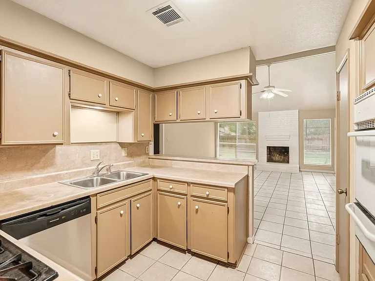 823 Red Rock Canyon Dr — Photo 6