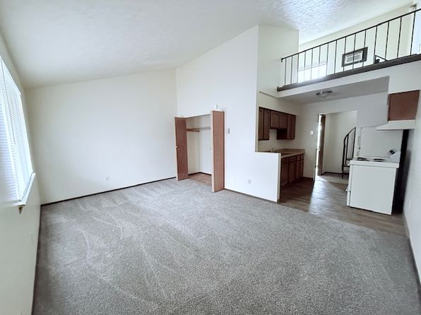 2360 E Market St APT 3E