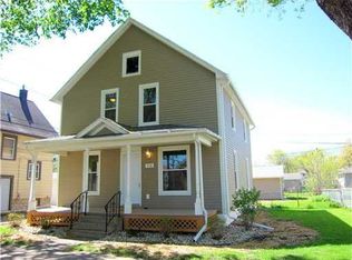 716 8th St NW, Cedar Rapids, IA 52405