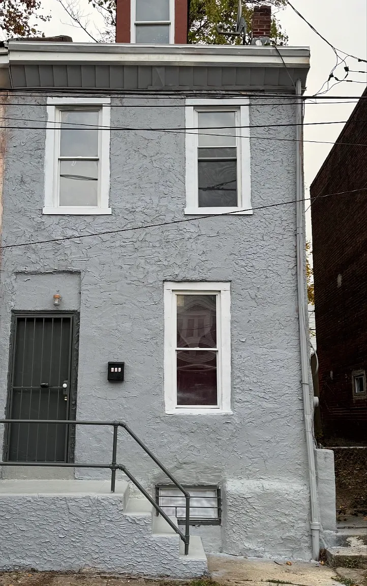 4 bed, 1350 sqft, $2,300 — Photo 1