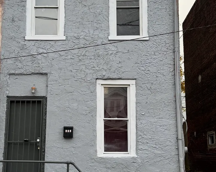 269 E Sharpnack St — Photo 1