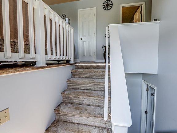 5th image of 109 McIntosh Dr