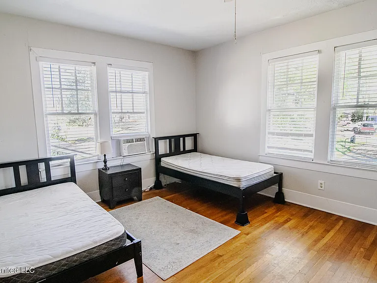 803 N Congress St #D — Photo 9