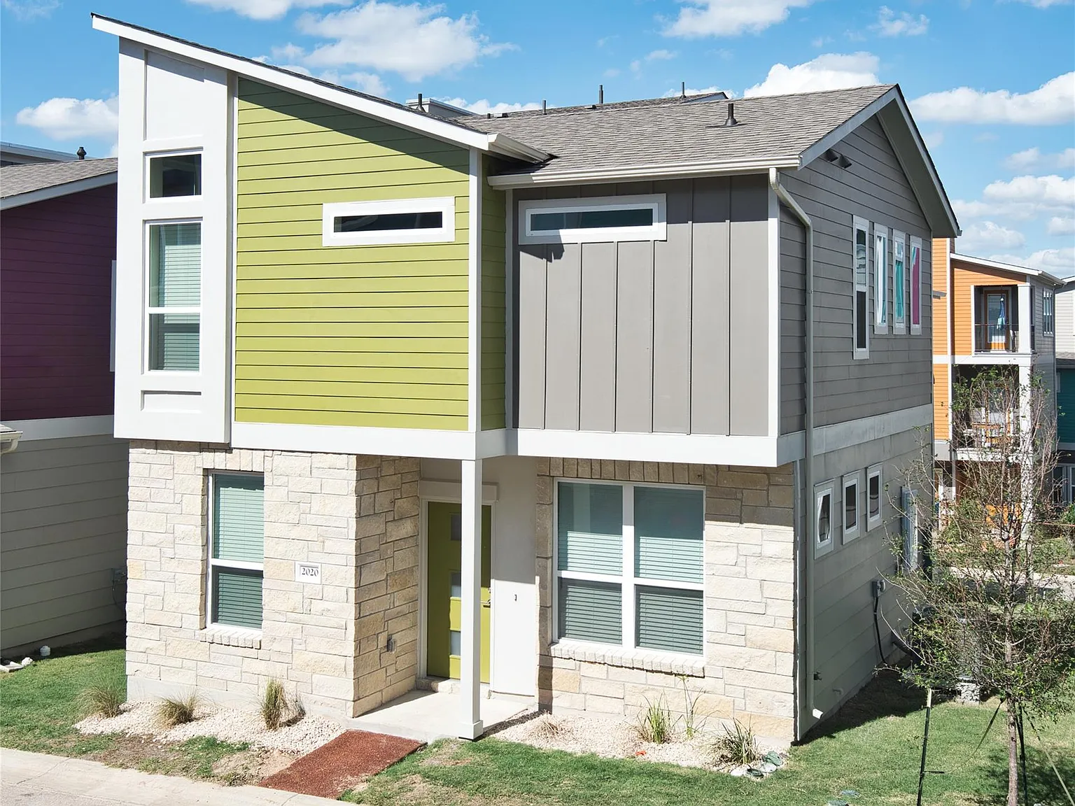 2 bed, 2.5 bath, 1220 sqft, $2,200 — Photo 1