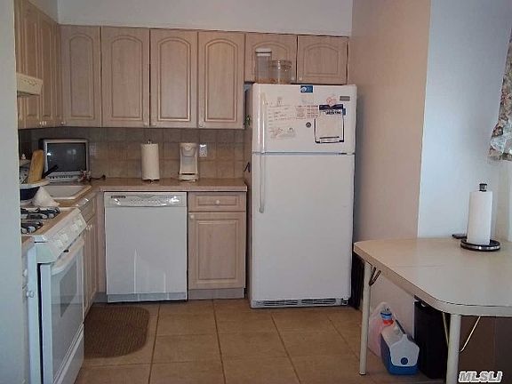 2nd image of 11 Palm Ct