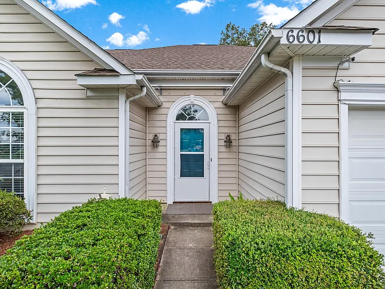 6601 Courtland St — Photo 2