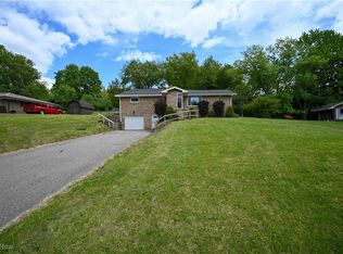 16684 Valley Dr, East Liverpool, OH