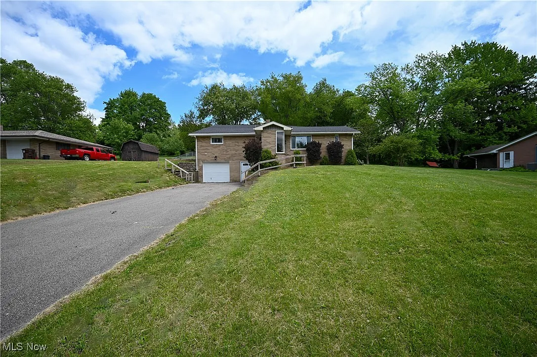 16684 Valley Dr photo 1