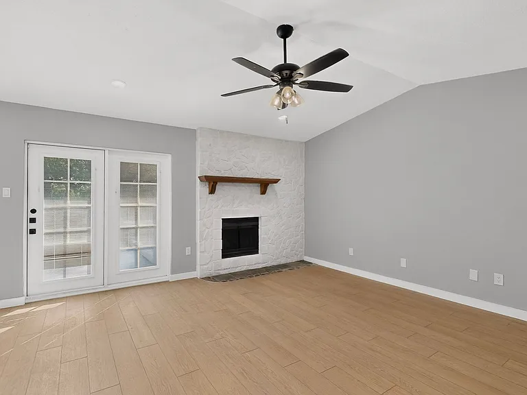 6708 Johnnie Ct — Photo 9