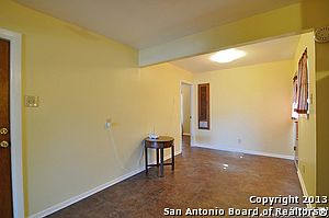 5th image of 4507 Creekmoor Dr
