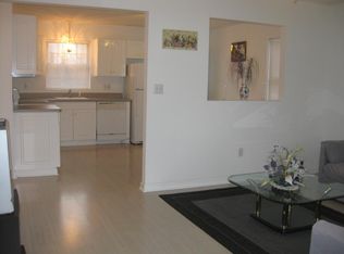 7 Donna Ln, Branford, CT 06405