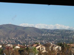 8643 E Silver Ridge Ln, Anaheim, CA 92808